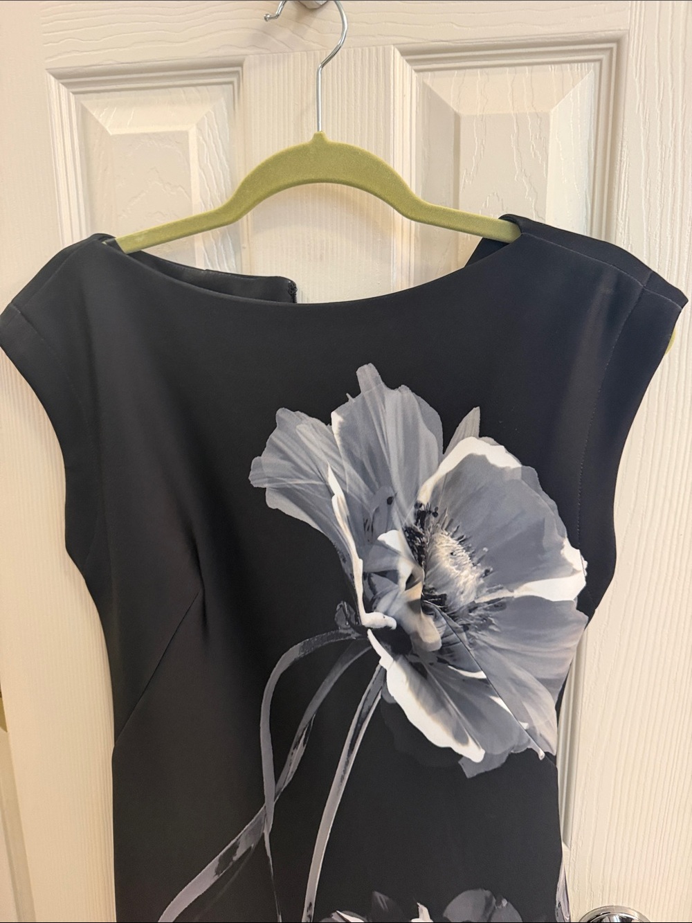 Donna Karan Black Midi Dress with Gray and White Floral Design - Picture 6 of 12
